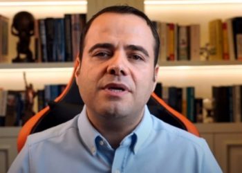 Özgür Demirtaş’tan ‘uçuyoruz’ yayınları yapan kanallara sert tepki: Palavra