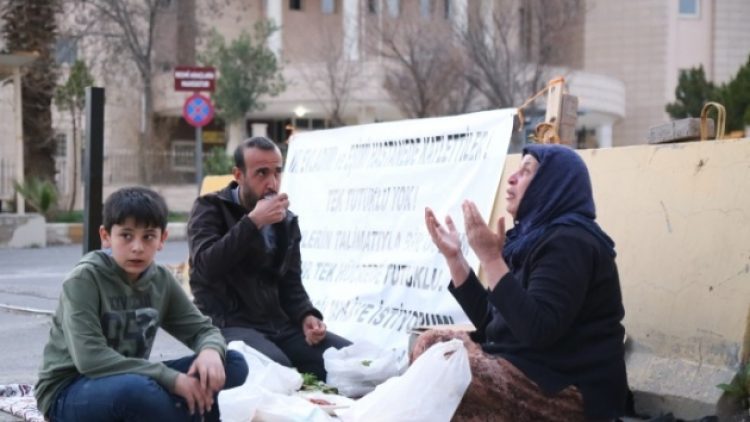 Emine Şenyaşar: Ailemi öldürenler 4 kişi değildi