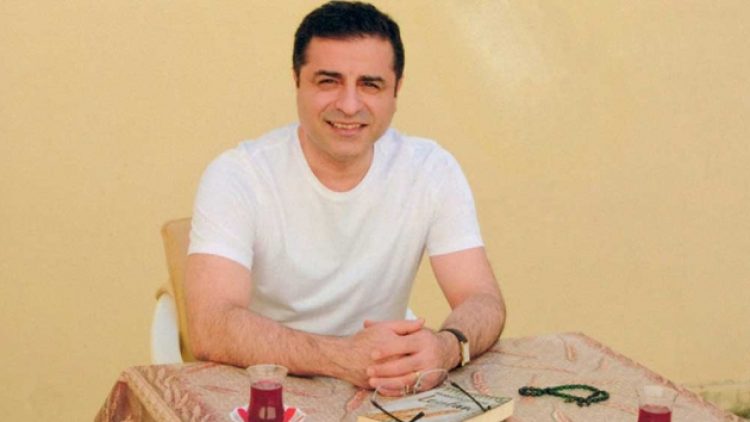Demirtaş’a verilen 2 yıl 6 aylık hapis cezası bozuldu