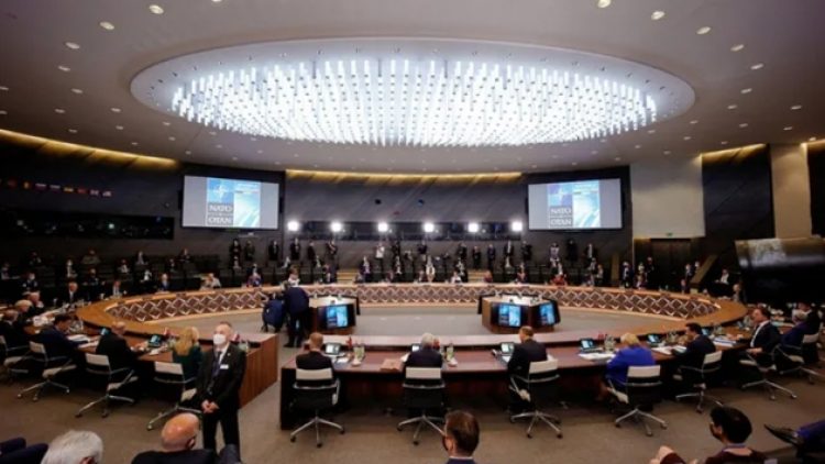 30 ülkenin savunma bakanları Almanya’da: Ukrayna’ya ek silah desteği masada