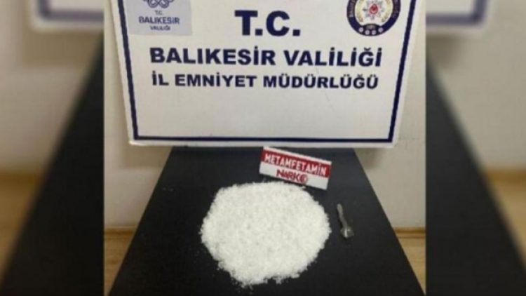 Balıkesir’de uyuşturucu operasyonu: 1’i astsubay 4 kişi tutuklandı