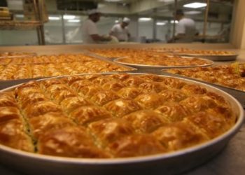 AKP’li belediyenin 6 tonluk baklava ihalesi AKP’li isme gitti