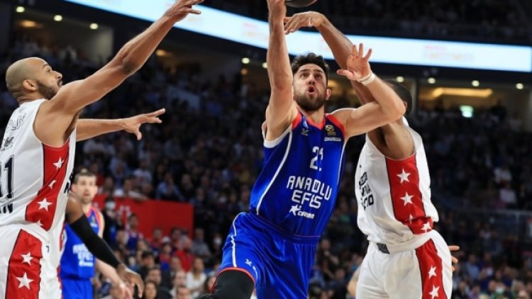 Anadolu Efes üst üste 3. kez Final Four’da!