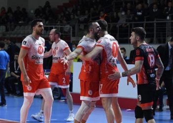 Efeler Ligi’nde şampiyon Ziraat Bankkart!