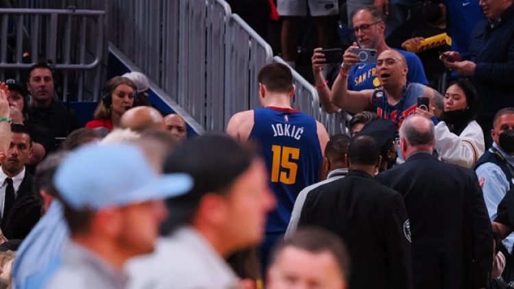 MVP bir kez daha Jokic