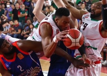 Pınar Karşıyaka, Anadolu Efes’i devirdi seriyi eşitledi