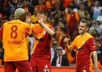 Galatasaray, Adana Demirspor karşısında geri döndü!