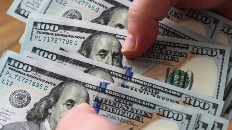 Dolar ve euro haftaya yine yükselişle başladı