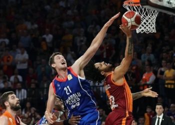 Anadolu Efes, deplasmanda Galatasaray Nef’i yenip avantajı kaptı