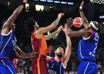 Anadolu Efes, Galatasaray Nef’i farklı geçip finale çıktı