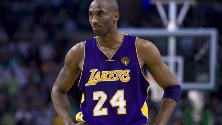 Kobe’nin ilk play-off forması açık artırmayla satıldı