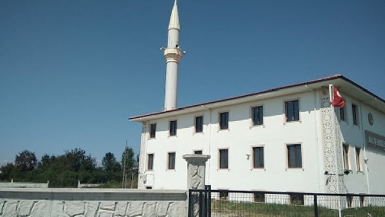 İddia: AKP’li belediye koordinatörü caminin kablolarını kesti