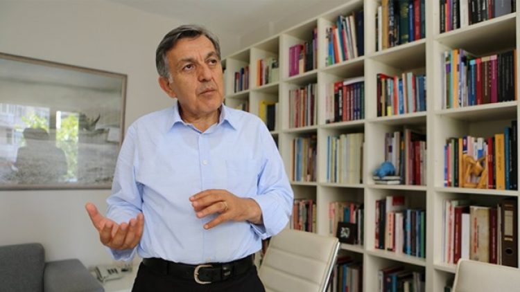 Ağırdır: 6’lı masanın önünde 4 adım var