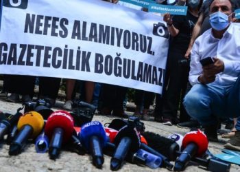 Diyarbakır’da çok sayıda gazeteci gözaltına alındı
