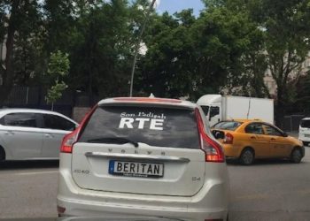 ‘Son padişah RTE’ yazan araçla TBMM’de gezen sürücüye tepki