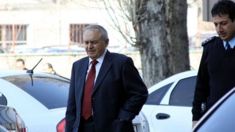 Eski İstihbarat Daire Başkanı Sabri Uzun’un rütbeleri söküldü