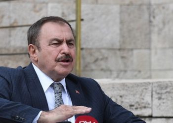 AKP’li Eroğlu: Eskiden akaryakıt kuyrukları uzaydan bile görülebiliyordu!