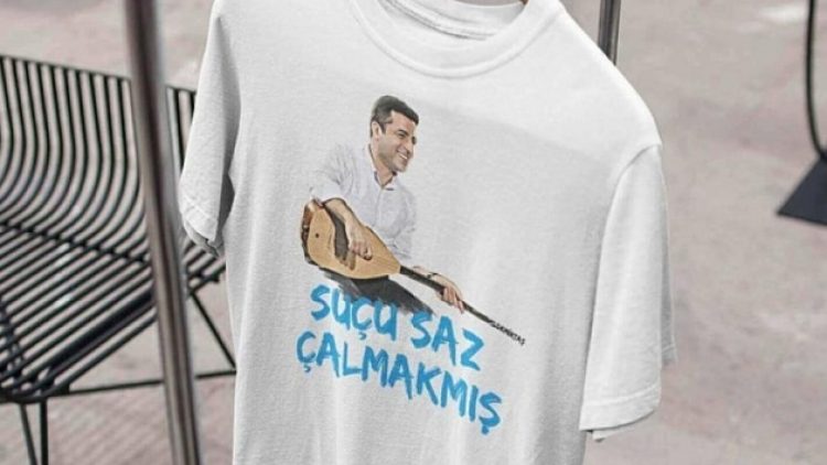 Demirtaş tişörtü giyen çocuk ve annesi gözaltına alındı