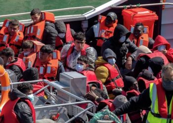 İngiltere hükümeti göçmenlere GPS takmaya karar verdi