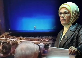AKM’de alkışlı ve ıslıklı Emine Erdoğan protestosu