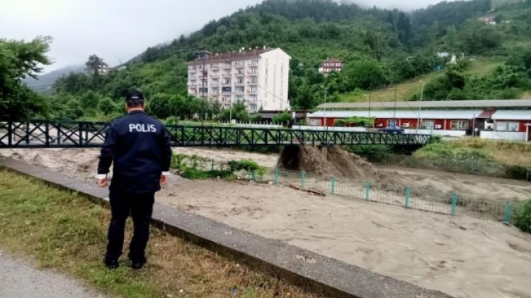 AFAD’dan kritik uyarı: Alt katta oturanlar üst katlara çıksın