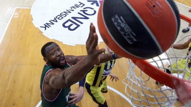 Fenerbahçe, Tonye Jekiri’ye resmi imzayı attırdı