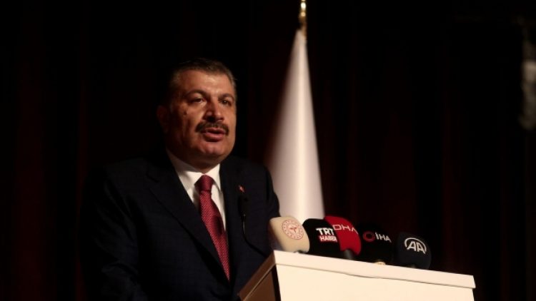 Sağlık bakanı, vaka sayılarında üç kat artışı sorun etmedi