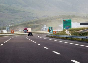Uygulama yarın başlıyor: Otoyollarda hız sınırları yükseltildi
