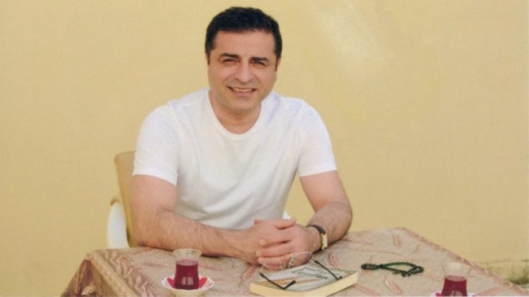 Selahattin Demirtaş, Buldan ve Sancar’ı tebrik etti