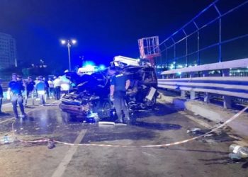 Otobanda çalışma yapan işçilere araç çarptı: 2 ölü, 5 yaralı