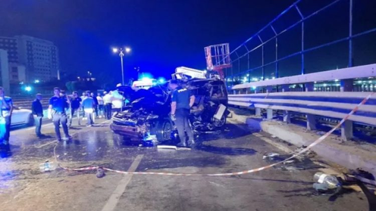 Otobanda çalışma yapan işçilere araç çarptı: 2 ölü, 5 yaralı