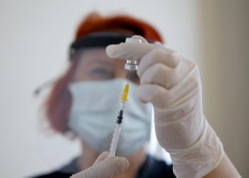 Bakan Koca: Son dozun üzerinden 6 ay geçtiyse aşı olun