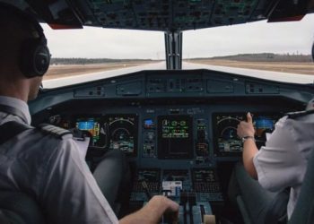Yurt dışına gitmek isteyen pilotlar öfkeli