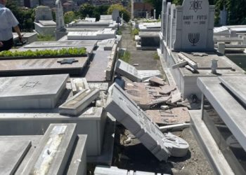 Beyoğlu’ndaki Yahudi mezarlığında vandalizm: 36 mezar taşı hasar gördü