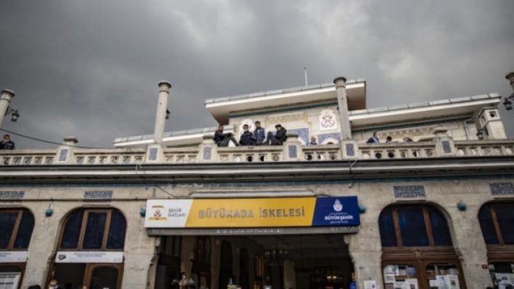 TÜGVA, Büyükada İskelesi’nde yaz kursu açıyor