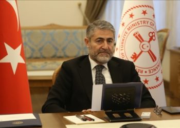 Nebati’nin burs karşılaştırması tepki çekti