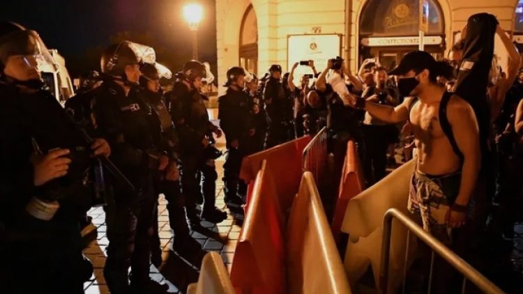 Macaristan’da Orban hükümetinin vergi artışına karşı protestolar devam ediyor