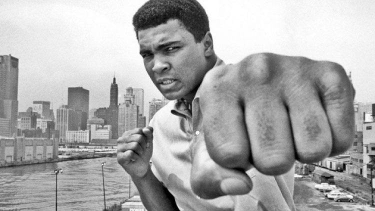 Muhammed Ali’nin şampiyonluk kemeri 6.18 milyon dolara satıldı