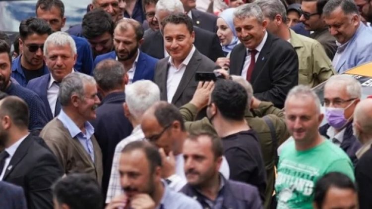 Babacan: Gitmek isteyip de gidemeyenlerin ülkesi olduk