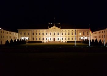 Almanya’da ışıklar tasarruf için söndürülecek
