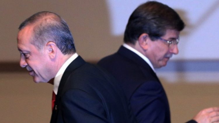 Davutoğlu’ndan Erdoğan’a yanıt: Biz olmasak bir hiçtin