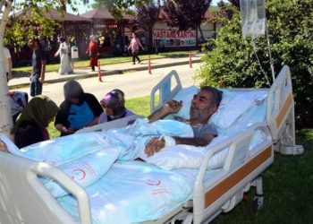 Maraş’ta fay hattına yapılan hastane depremde hasar gördü