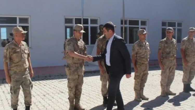 AKP İl Başkanı’nı askeri törenle karşılayan komutan görevden alındı