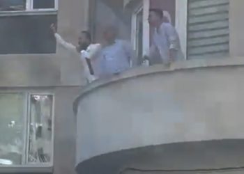 Türk-İş yöneticileri el kol hareketiyle işçilere hakaret etti