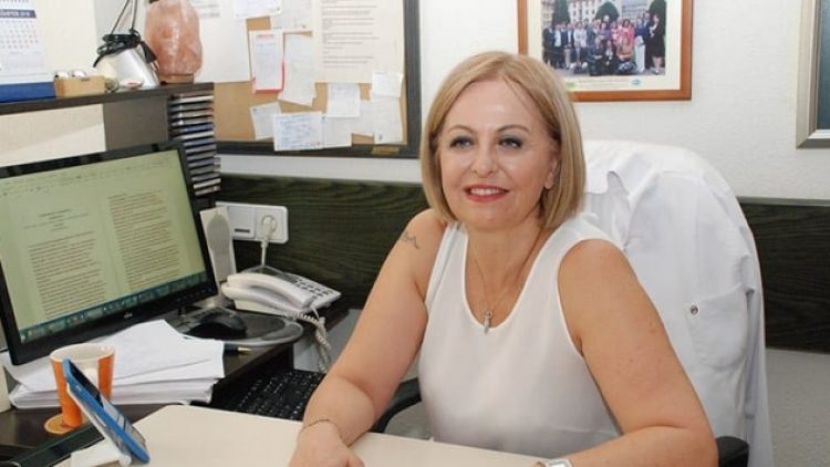 Kapısına ‘dana dili’ bırakılarak tehdit edilen Dr. Şenol’a TTB’den destek