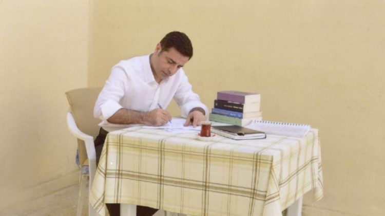 Demirtaş: Suriye harekâtı için geri sayım başladı