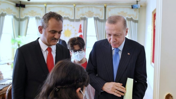 Eğitim Bakanı Özer’den yeni müfredat açıklaması