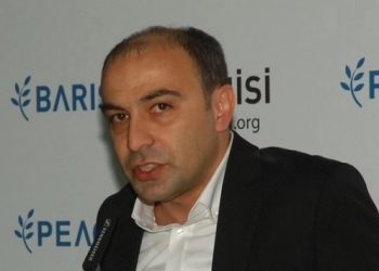 Dezenformasyonla ‘mücadele’ merkezi kurdular; A Haber yazarını başına getirdiler!