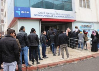 Kayıtlı işsiz sayısı yıllık bazda yarım milyon kişi arttı