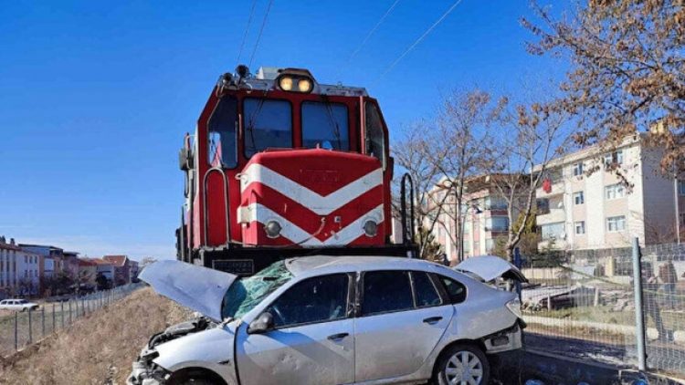 Ankara’da tren kazası: 20 inek ve 2 at öldü